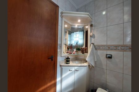 Casa à venda com 600m², 4 quartos e 6 vagasBanheiro 3 - Lavabo