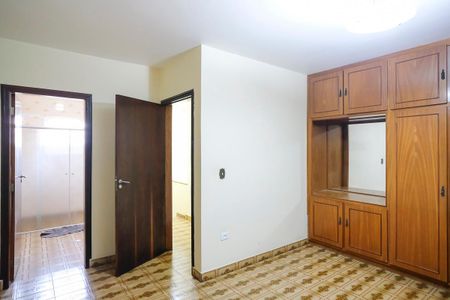 Casa para alugar com 240m², 3 quartos e 2 vagasSuíte