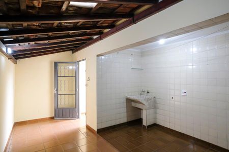 Casa para alugar com 240m², 3 quartos e 2 vagasÁrea de serviço