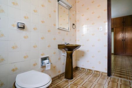 Casa para alugar com 240m², 3 quartos e 2 vagasBanheiro da suíte