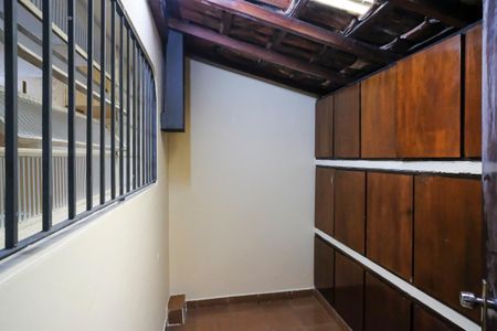 Casa para alugar com 240m², 3 quartos e 2 vagasÁrea de serviço
