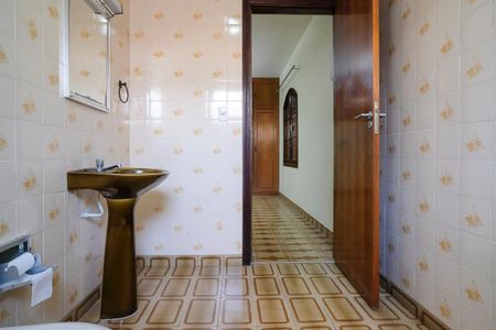 Casa para alugar com 240m², 3 quartos e 2 vagasBanheiro da suíte
