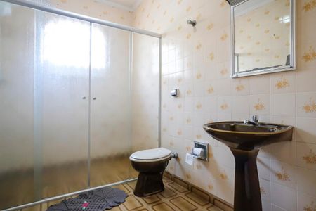Casa para alugar com 240m², 3 quartos e 2 vagasBanheiro da suíte
