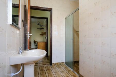 Casa para alugar com 240m², 3 quartos e 2 vagasBanheiro