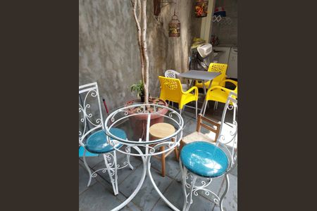 Casa à venda com 100m², 3 quartos e 2 vagasQuintal