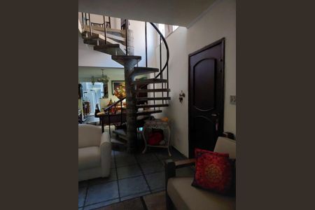 Casa à venda com 100m², 3 quartos e 2 vagasSala