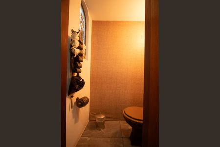 Casa para alugar com 700m², 6 quartos e 8 vagasLavabo da sala