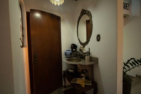 Casa para alugar com 700m², 6 quartos e 8 vagasLavabo