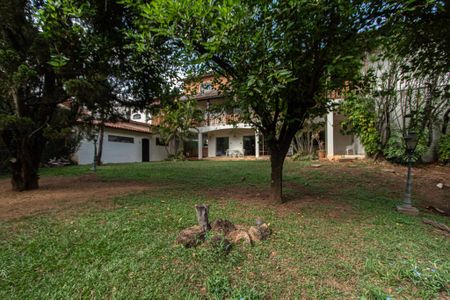 Casa para alugar com 700m², 6 quartos e 8 vagasQuintal