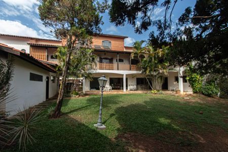 Casa para alugar com 700m², 6 quartos e 8 vagasQuintal