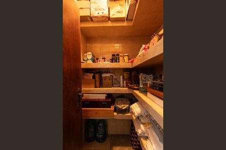 Casa para alugar com 700m², 6 quartos e 8 vagasDespensa