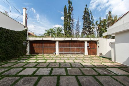 Casa para alugar com 700m², 6 quartos e 8 vagasGaragem