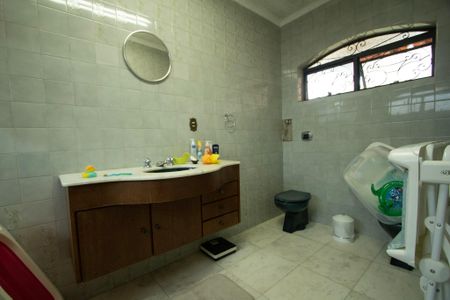 Casa para alugar com 700m², 6 quartos e 8 vagasBanheiro Suíte 1