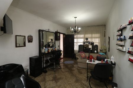 Casa à venda com 200m², 3 quartos e 2 vagasSala