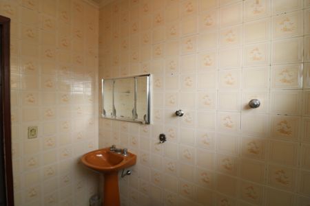 Casa à venda com 200m², 3 quartos e 2 vagasBanheiro