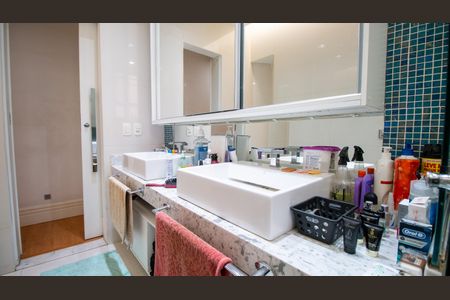 Apartamento à venda com 162m², 3 quartos e sem vaga Apartamento à venda com 162m², 3 quartos e sem vagaBanheiro