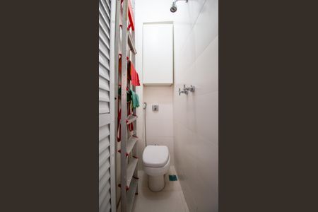 Apartamento à venda com 162m², 3 quartos e sem vaga Apartamento à venda com 162m², 3 quartos e sem vagaBanheiro de Serviço