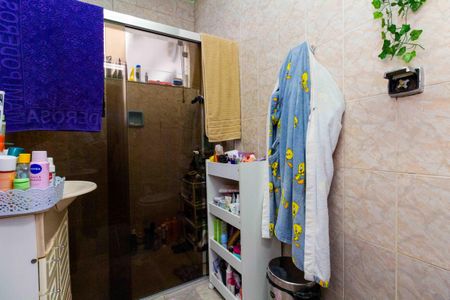 Casa à venda com 330m², 2 quartos e 2 vagasBanheiro