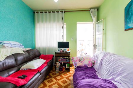 Casa à venda com 330m², 2 quartos e 2 vagasSala