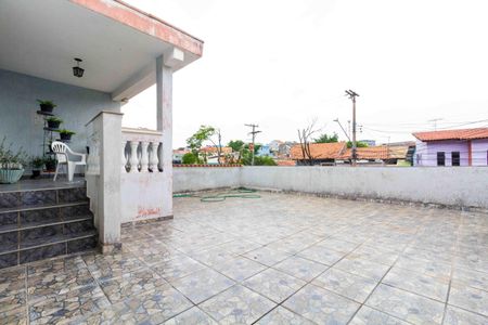 Casa à venda com 330m², 2 quartos e 2 vagasQuintal e Varanda