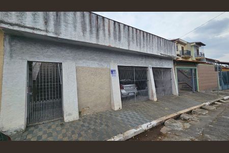 Casa à venda com 330m², 2 quartos e 2 vagasFachada