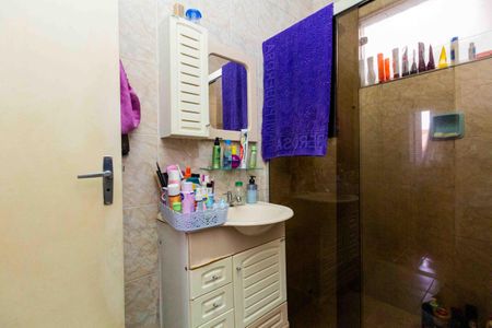 Casa à venda com 330m², 2 quartos e 2 vagasBanheiro