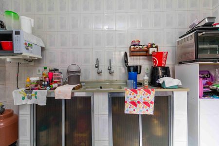 Casa à venda com 330m², 2 quartos e 2 vagasCozinha