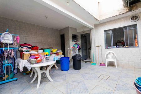 Casa à venda com 330m², 2 quartos e 2 vagasQuintal e Área de Serviço