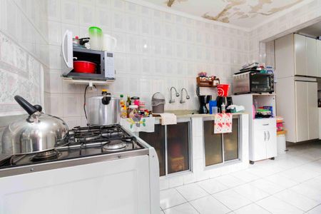 Casa à venda com 330m², 2 quartos e 2 vagasCozinha