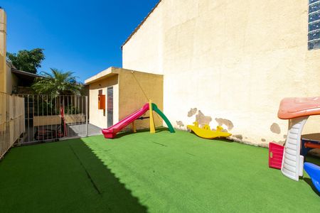 Casa de condomínio à venda com 60m², 2 quartos e 1 vagaÁrea Comum - Playground