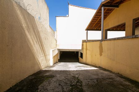Casa de condomínio à venda com 60m², 2 quartos e 1 vagaÁrea comum - Garagem - Entrada