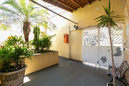 Casa de condomínio à venda com 60m², 2 quartos e 1 vagaÁrea comum - Pátio