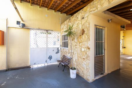 Casa de condomínio à venda com 60m², 2 quartos e 1 vagaÁrea comum - Pátio