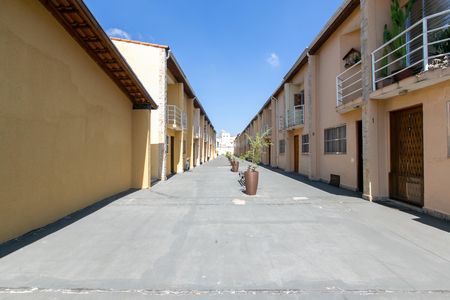 Casa de condomínio à venda com 60m², 2 quartos e 1 vagaÁrea comum - Condomínio