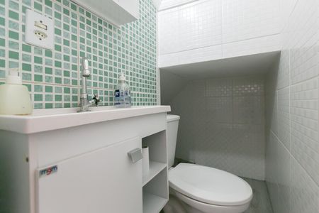 Casa de condomínio à venda com 60m², 2 quartos e 1 vagaLavabo