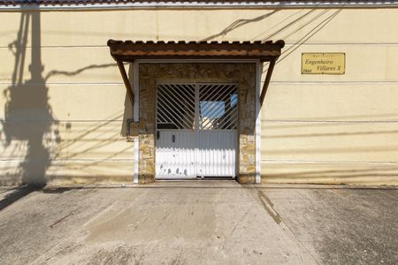 Casa de condomínio à venda com 60m², 2 quartos e 1 vagaFachada