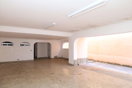 Casa para alugar com 400m², 4 quartos e 6 vagasÁrea de Serviço e Garagem
