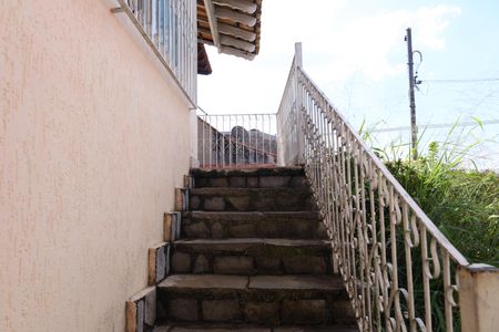 Casa para alugar com 400m², 4 quartos e 6 vagasVaranda - Escadas