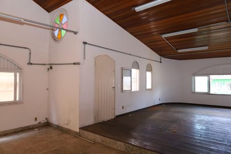 Casa para alugar com 400m², 4 quartos e 6 vagasSala