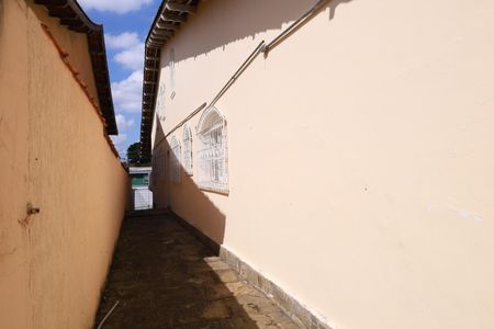 Casa para alugar com 400m², 4 quartos e 6 vagasCorredor lateral