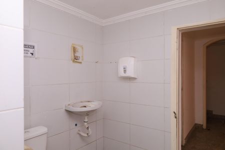 Casa para alugar com 400m², 4 quartos e 6 vagasBanheiro 4