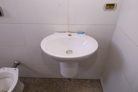 Casa para alugar com 400m², 4 quartos e 6 vagasBanheiro 2