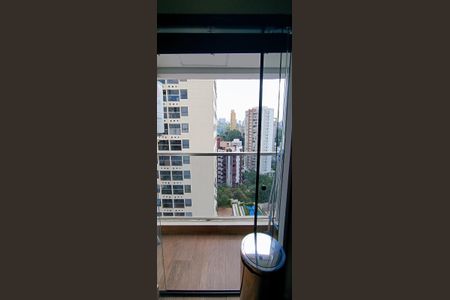 Apartamento à venda com 70m², 1 quarto e 2 vagas Apartamento à venda com 70m², 1 quarto e 2 vagasVaranda