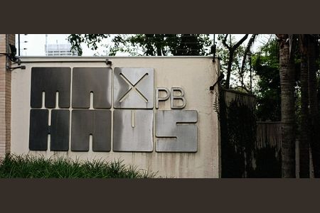 Apartamento à venda com 70m², 1 quarto e 2 vagas Apartamento à venda com 70m², 1 quarto e 2 vagasFachada