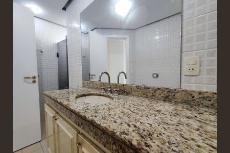 Apartamento à venda com 308m², 3 quartos e 2 vagasBanheiro da Suíte