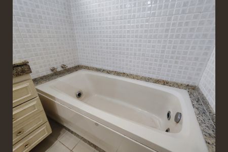 Apartamento à venda com 308m², 3 quartos e 2 vagasBanheiro da Suíte