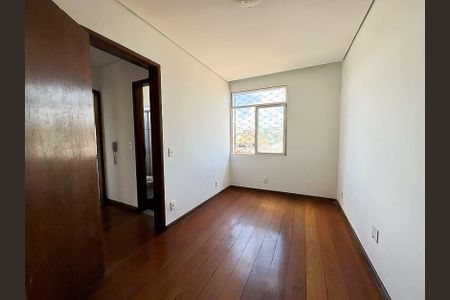 Apartamento para alugar com 65m², 2 quartos e 1 vagaQuarto 1