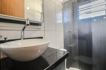 Apartamento à venda com 48m², 2 quartos e 1 vaga Apartamento à venda com 48m², 2 quartos e 1 vagaBanheiro