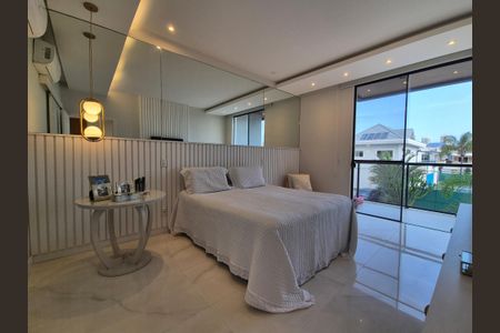 Casa de condomínio à venda com 300m², 4 quartos e 1 vagaSuite 2