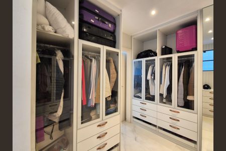 Casa de condomínio à venda com 300m², 4 quartos e 1 vagaCloset da suíte 2